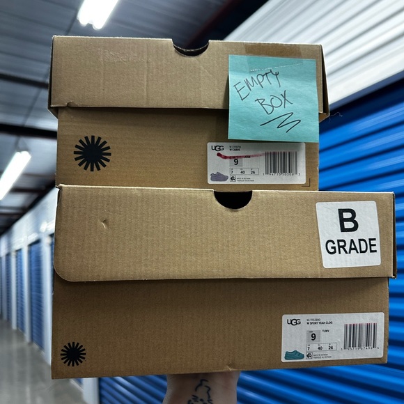 EMPTY UGG SHOE BOX - Picture 5 of 6